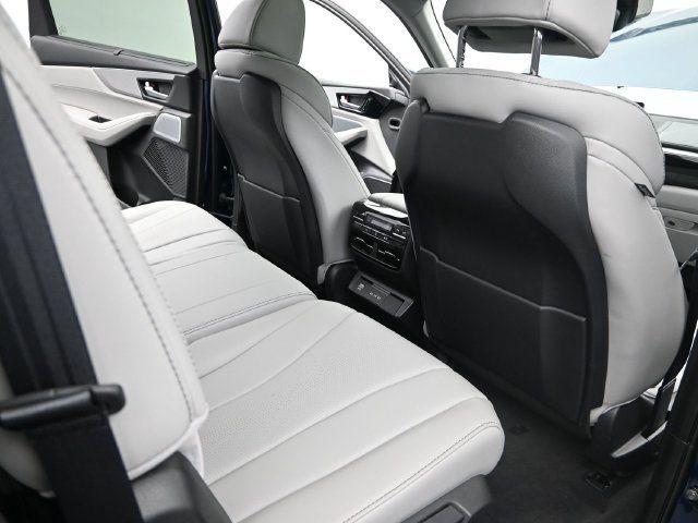 Used 2025 Acura MDX w/ Technology Package FWD image 20