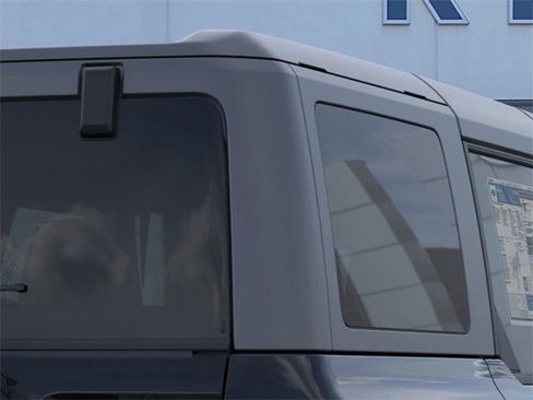 Used 2025 Ford Bronco Badlands image 25