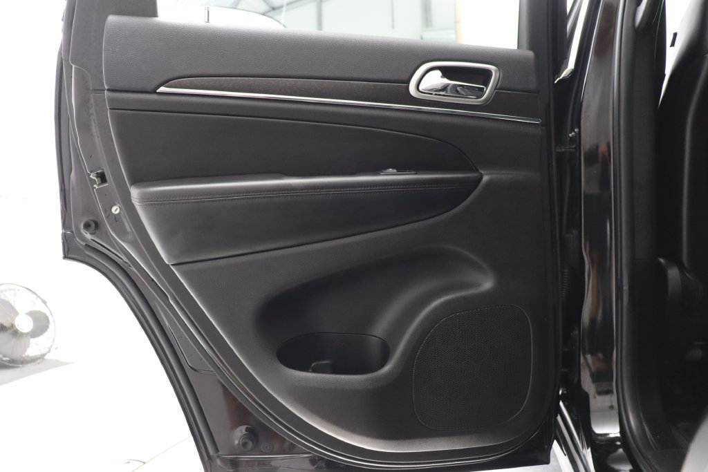 Used 2018 Jeep Grand Cherokee Limited AWD/4WD image 35