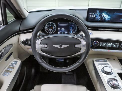 Certified 2024 Genesis GV70 2.5T w/ Select Package AWD/4WD image 20