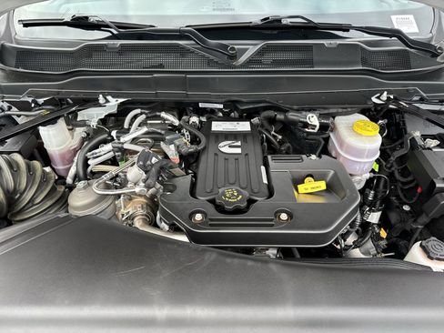 Used 2025 RAM 3500 Tradesman w/ Chrome Appearance Group image 33