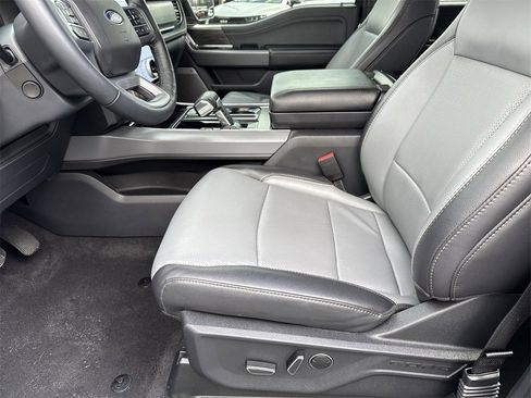 Used 2024 Ford F150 Lightning Lariat image 9