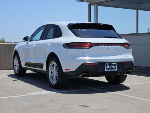 Certified 2026 Porsche Macan AWD/4WD image 3