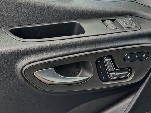 Used 2024 Mercedes-Benz Sprinter 2500 image 11