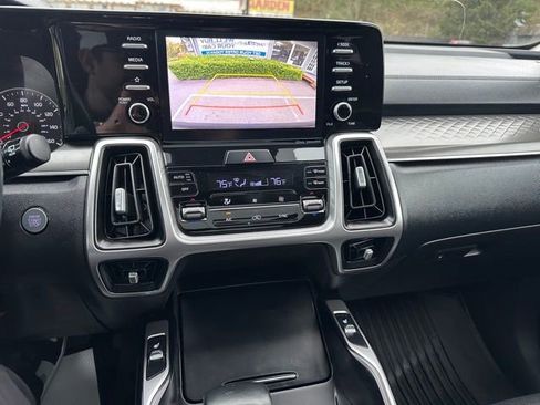 Used 2021 Kia Sorento S w/ Panoramic Sunroof Package image 15