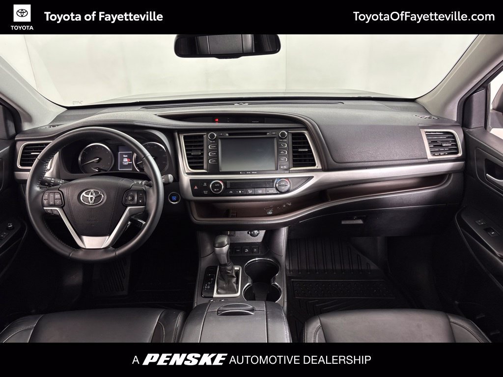 Used 2016 Toyota Highlander XLE AWD/4WD image 23