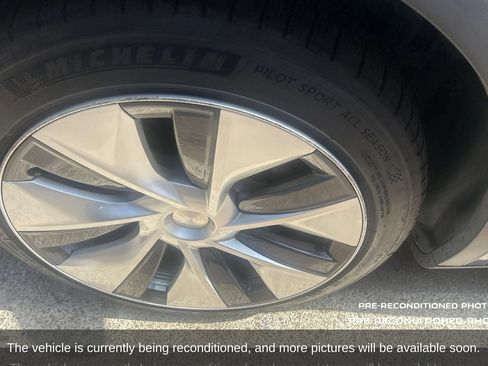 Used 2021 Tesla Model Y Long Range AWD/4WD image 12