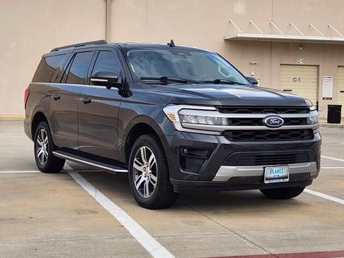 Used 2022 Ford Expedition Max XLT RWD image 3