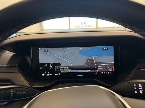 Used 2025 GMC Acadia Denali w/ LPO, Cargo Package image 33