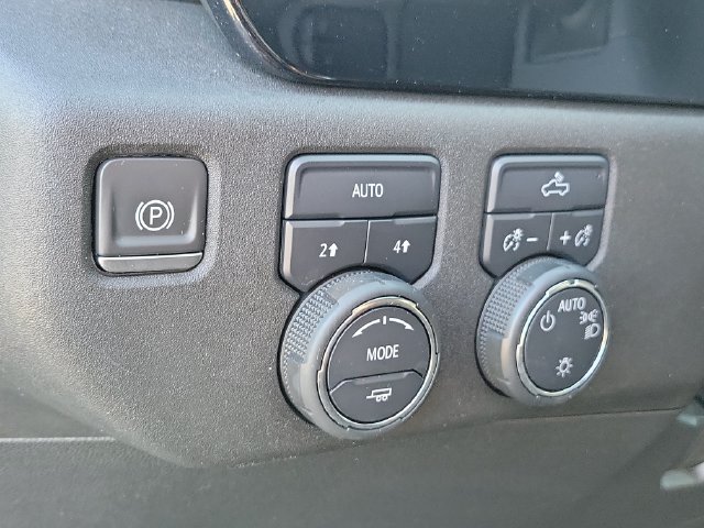 Certified 2024 Chevrolet Silverado 1500 LT AWD/4WD image 25