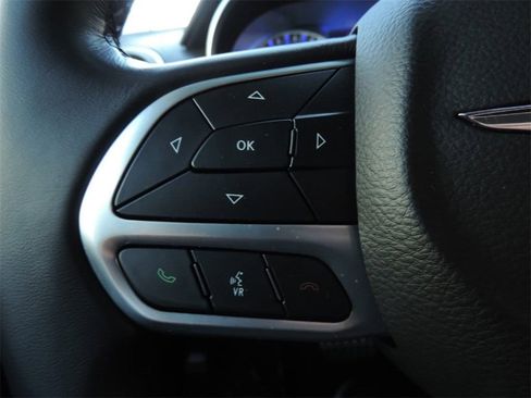 Used 2021 Chrysler 300 Touring L image 22