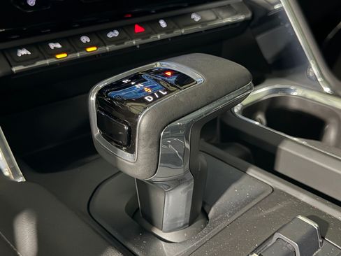 Used 2025 GMC Sierra 1500 Denali AWD/4WD image 15