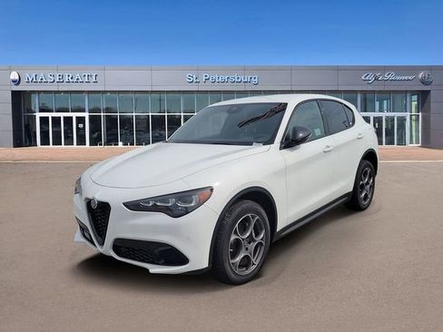 New 2025 Alfa Romeo Stelvio Sprint image 2