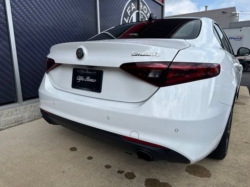 Used 2022 Alfa Romeo Giulia Ti AWD/4WD image 7