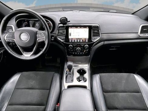 Used 2019 Jeep Grand Cherokee Altitude image 14