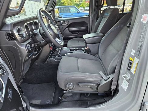 Used 2023 Jeep Wrangler Unlimited Rubicon 4xe w/ Cold Weather Group AWD/4WD image 19