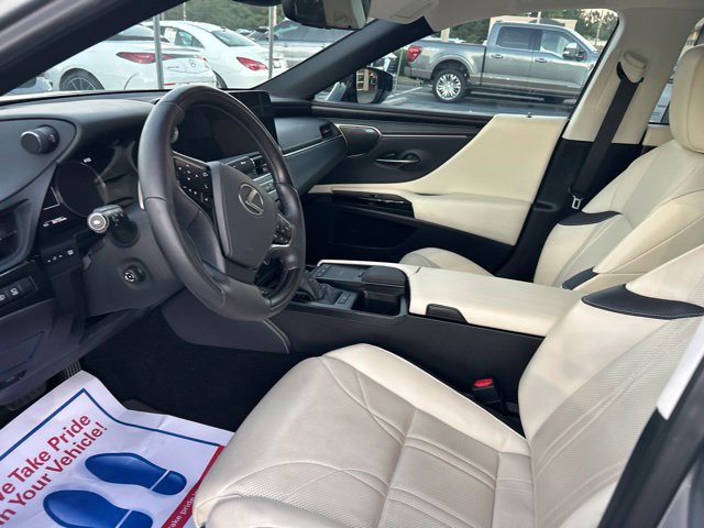 Used 2022 Lexus ES 350 Ultra Luxury w/ Accessory Package 2 FWD image 9