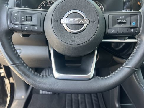 Used 2024 Nissan Pathfinder SV FWD image 9