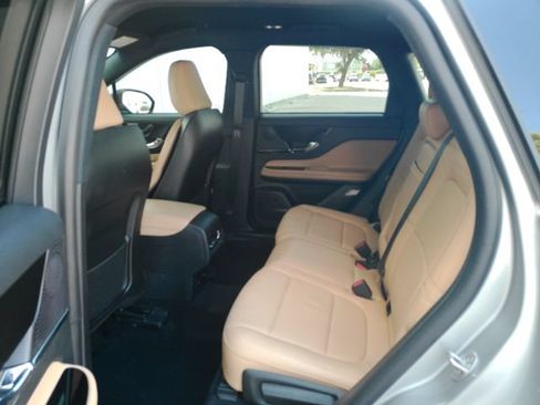 Used 2023 Lincoln Corsair Reserve AWD/4WD image 18