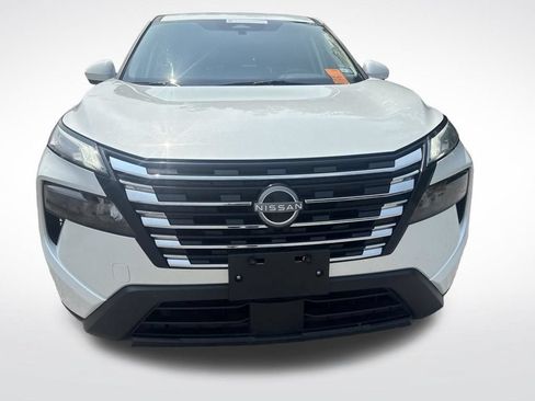 Used 2025 Nissan Rogue SV FWD image 19