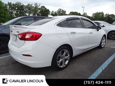Used 2018 Chevrolet Cruze Premier FWD image 6