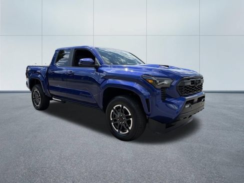 Certified 2025 Toyota Tacoma TRD Sport w/ TRD Sport Upgrade Package AWD/4WD image 4