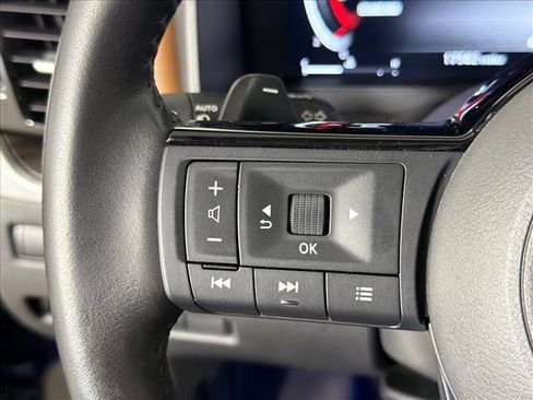 Used 2024 Nissan Rogue Platinum FWD image 27