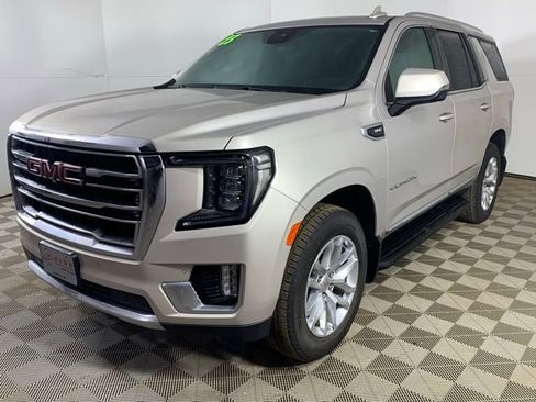 Used 2023 GMC Yukon SLT image 2