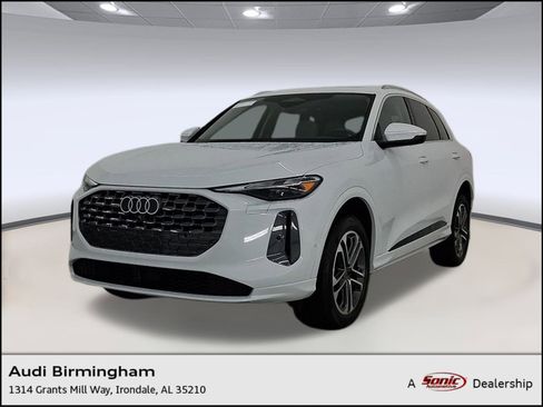 Certified 2025 Audi Q5 Premium w/ Convenience Package image 1