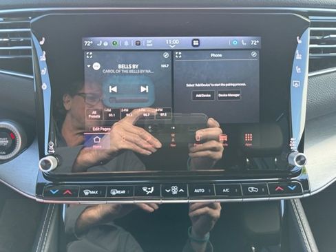 Certified 2025 Jeep Wagoneer Series III w/ Premium Group I image 22