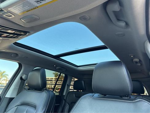 Used 2022 Jeep Grand Cherokee Limited 4xe image 7