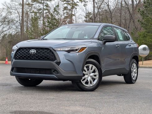 Used 2025 Toyota Corolla Cross L image 1