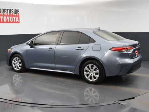Used 2024 Toyota Corolla LE image 2