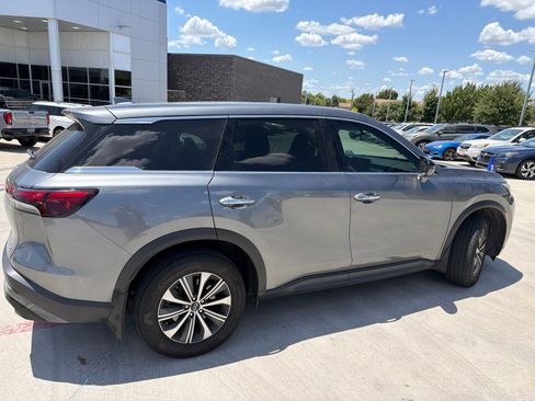Used 2025 INFINITI QX60 Pure FWD image 3