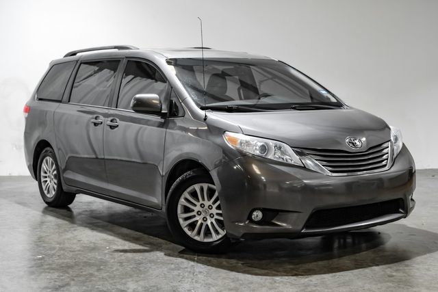 Used 2012 Toyota Sienna XLE FWD image 8