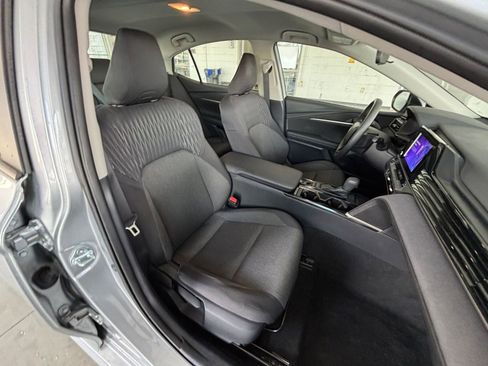 Used 2025 Toyota Camry LE image 35