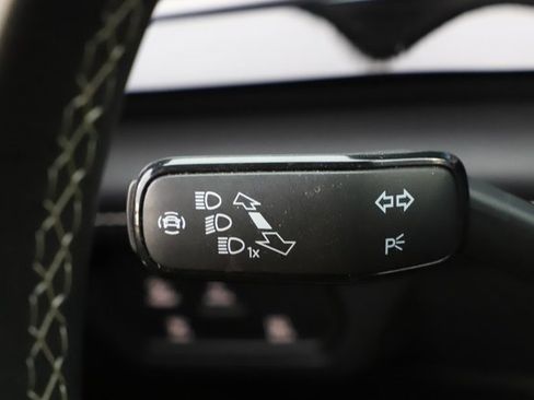 Used 2025 Volkswagen Atlas Cross Sport SE image 37