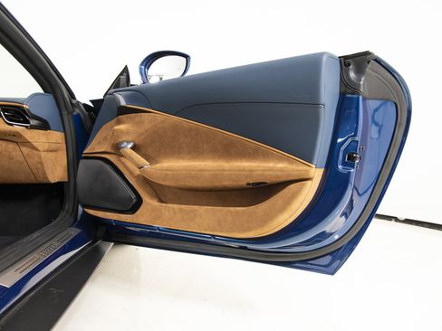 Certified 2025 Ferrari Roma Spider RWD image 23