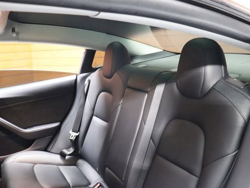 Used 2023 Tesla Model 3 Standard Range image 34