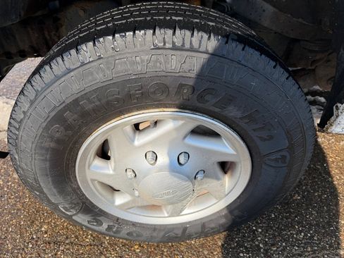 Used 2011 Ford E-250 and Econoline 250 w/ PWR Group image 18