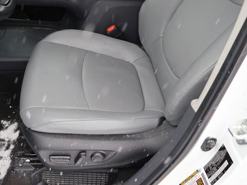 Used 2024 Toyota Sienna XLE image 39