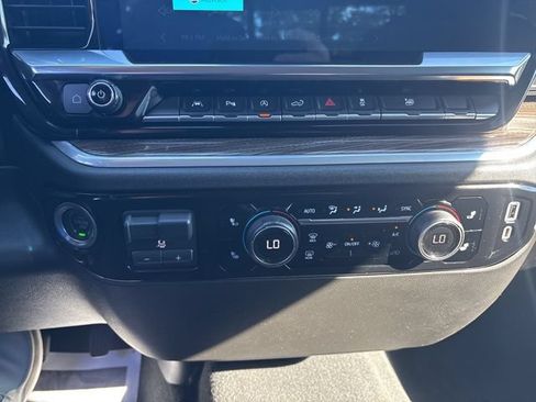 Used 2022 Chevrolet Silverado 1500 LT w/ Safety Package AWD/4WD image 20