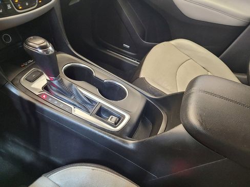 Used 2018 Chevrolet Equinox Premier image 26