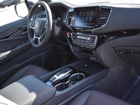 New 2026 Honda Ridgeline Black Edition image 13