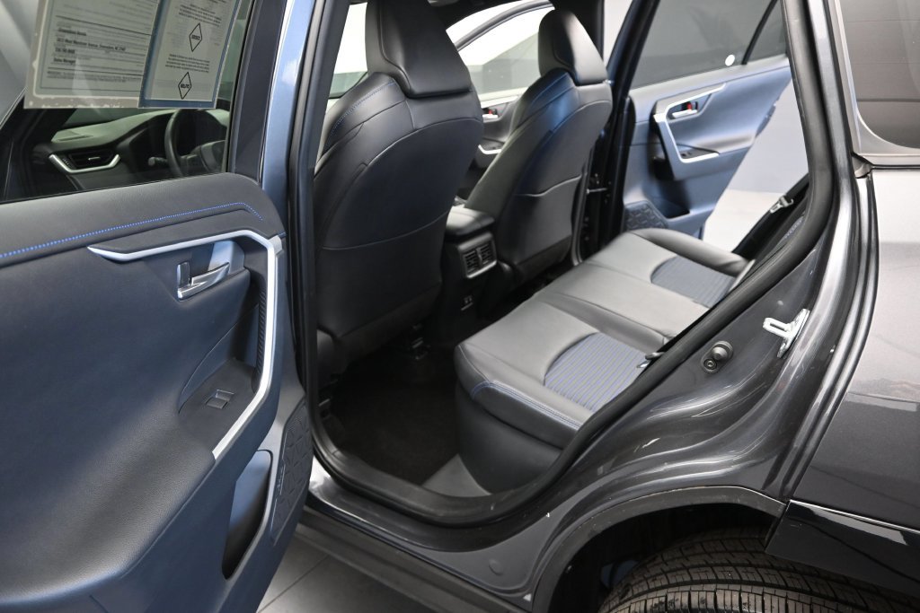 Used 2019 Toyota RAV4 XSE AWD/4WD image 17