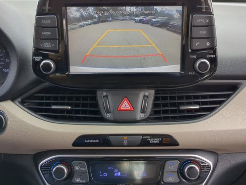 Used 2018 Hyundai Elantra GT w/ Style Package 02 image 9