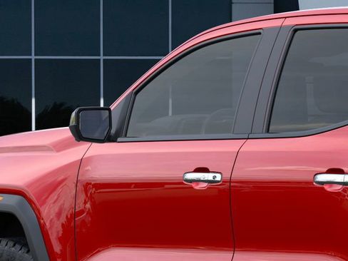 New 2026 GMC Canyon Denali image 12