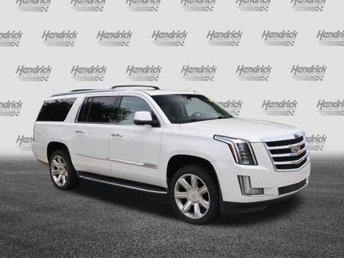 Used 2016 Cadillac Escalade ESV Luxury AWD/4WD image 2