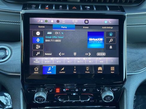 Used 2022 Jeep Grand Cherokee Overland w/ Luxury Tech Group IV image 27