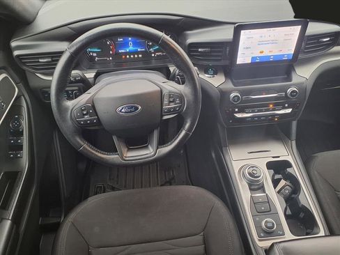 Used 2020 Ford Explorer XLT w/ Comfort Package image 6